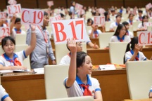 "ĐBQH trẻ em" tự tin khi hóa thân thành lãnh đạo Quốc hội, Chính phủ