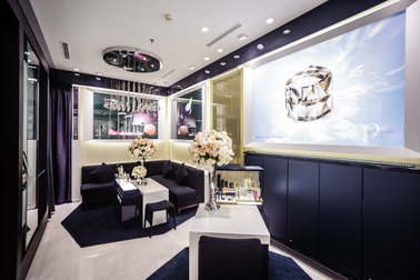 Trải nghiệm cửa hàng mỹ phẩm đẳng cấp 5 sao