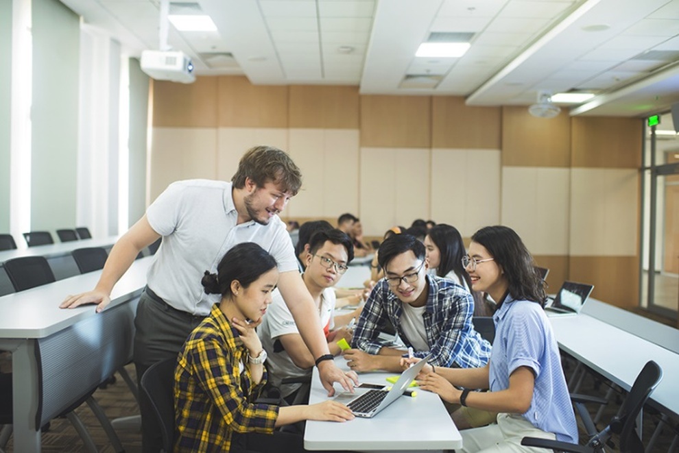 Đại học VinUni phát động cuộc thi giải bài toán kinh doanh toàn cầu - 1 Đại học VinUni phát động cuộc thi giải bài toán kinh doanh toàn cầu - 1