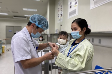 Người Việt vẫn phải chi 43% tiền túi khi đi khám bệnh