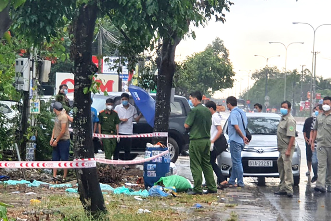 Hơn một giờ truy bắt nghi phạm cướp ngân hàng gây rúng động ở Bình Dương - 2 Hơn một giờ truy bắt nghi phạm cướp ngân hàng gây rúng động ở Bình Dương - 2