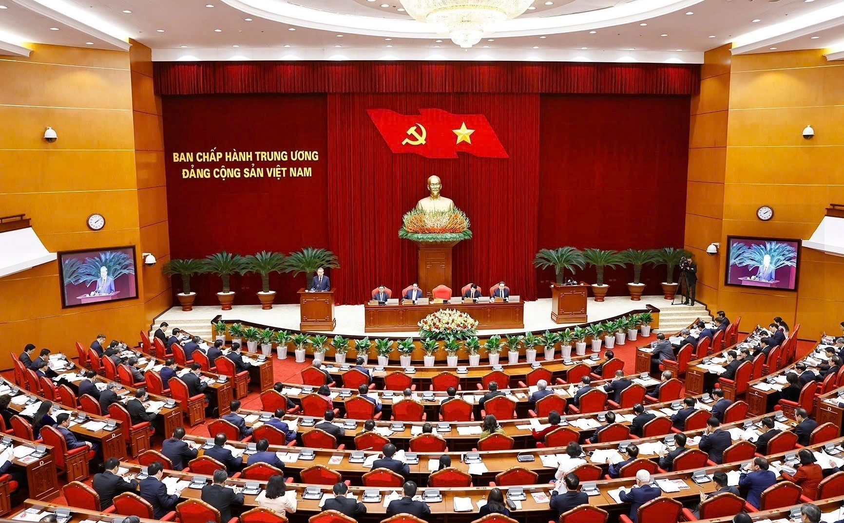 Bộ máy nhà nước giảm được bao nhiêu cán bộ sau cuộc cách mạng tinh gọn? - 1 Bộ máy nhà nước giảm được bao nhiêu cán bộ sau cuộc cách mạng tinh gọn? - 1