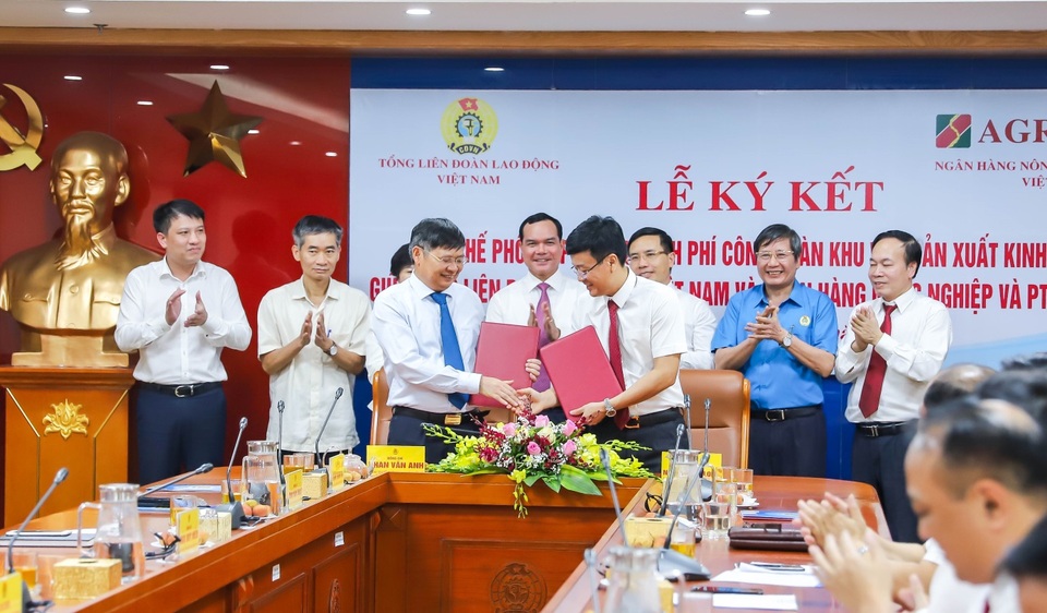 Agribank và Tổng Liên đoàn Lao động Việt Nam ký kết Quy chế hợp tác toàn diện - 3 Agribank và Tổng Liên đoàn Lao động Việt Nam ký kết Quy chế hợp tác toàn diện - 3