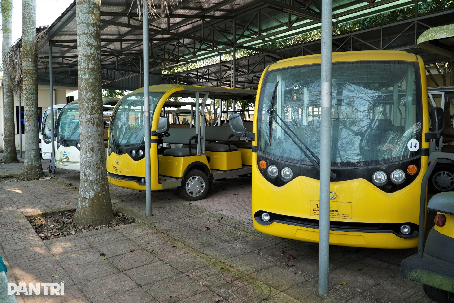 Dàn xe điện tiền tỷ nằm phủ bụi suốt 5 năm ở Khu di tích Ngã ba Đồng Lộc - 2