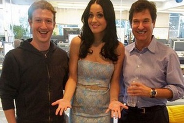 Những ai được hưởng lợi nhất sau khi Facebook "lên sàn"?