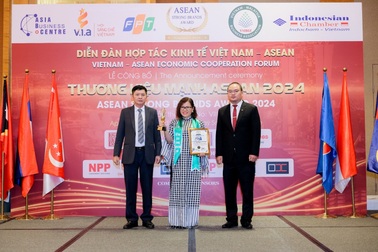 Vương Bảo nhận giải thưởng "Sản phẩm chất lượng ASEAN"
