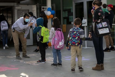 Hầu hết trẻ em mắc Covid-19 không có các triệu chứng sốt