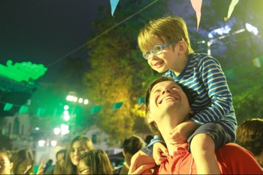 Vườn hoa Lý Thái Tổ chuyển xanh mừng Quốc khánh Ireland