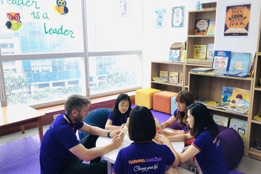 Trải nghiệm phương pháp học tiếng Anh toàn diện kết hợp giữa truyền thống và công nghệ hiện đại tại Trung tâm Anh ngữ Caramel English