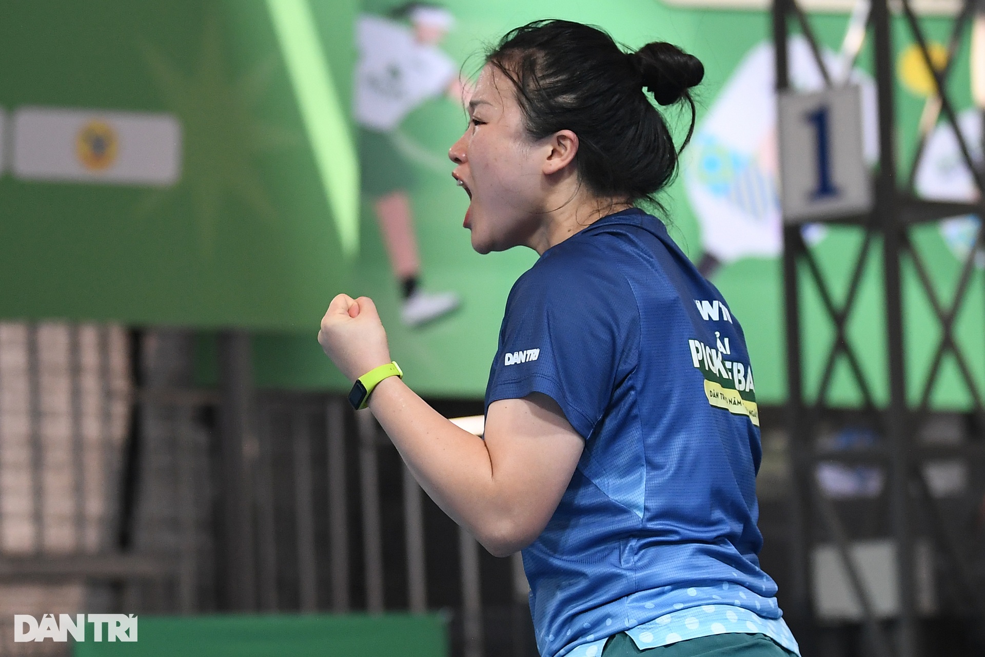 Cảm xúc ăn mừng thăng hoa, đôi công kịch tính trong giải pickleball Dân trí - 4