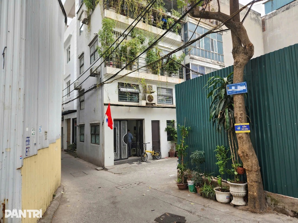 Dở khóc dở cười tin thầy phong thủy: Cầu thang tí hon, bếp lệch vẹo người - 2 Dở khóc dở cười tin thầy phong thủy: Cầu thang tí hon, bếp lệch vẹo người - 2