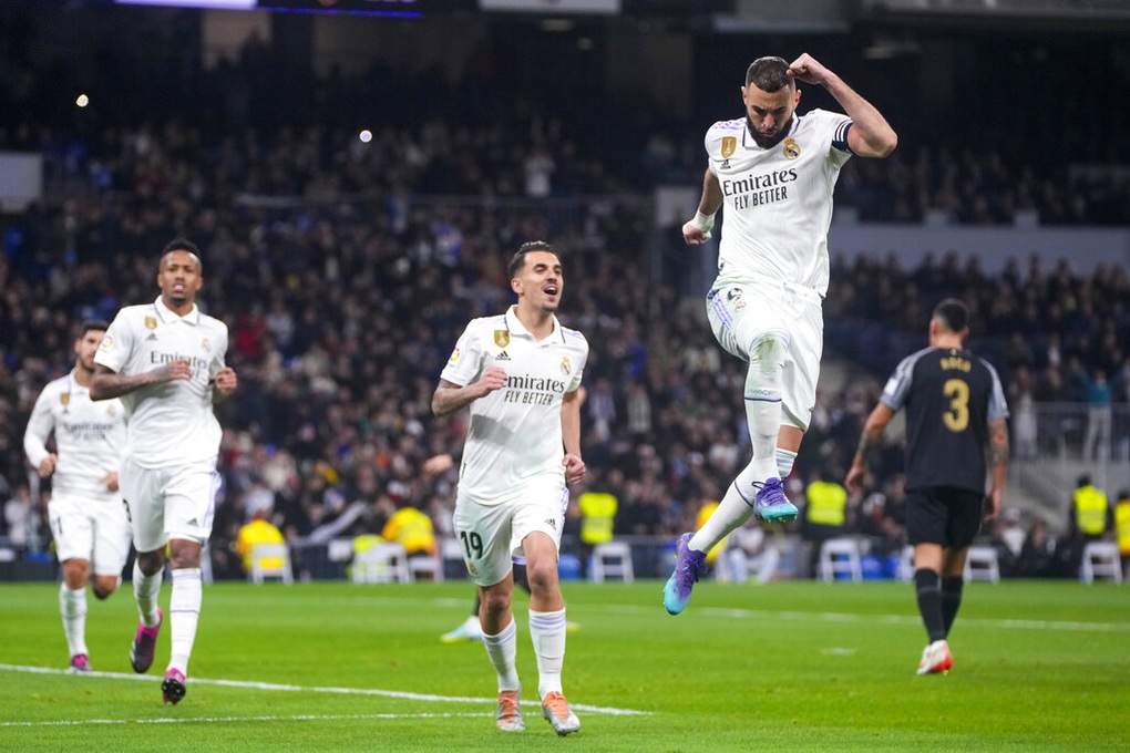 Benzema lập cú đúp, Real Madrid quyết tâm bám đuổi Barcelona - 2 Benzema lập cú đúp, Real Madrid quyết tâm bám đuổi Barcelona - 2