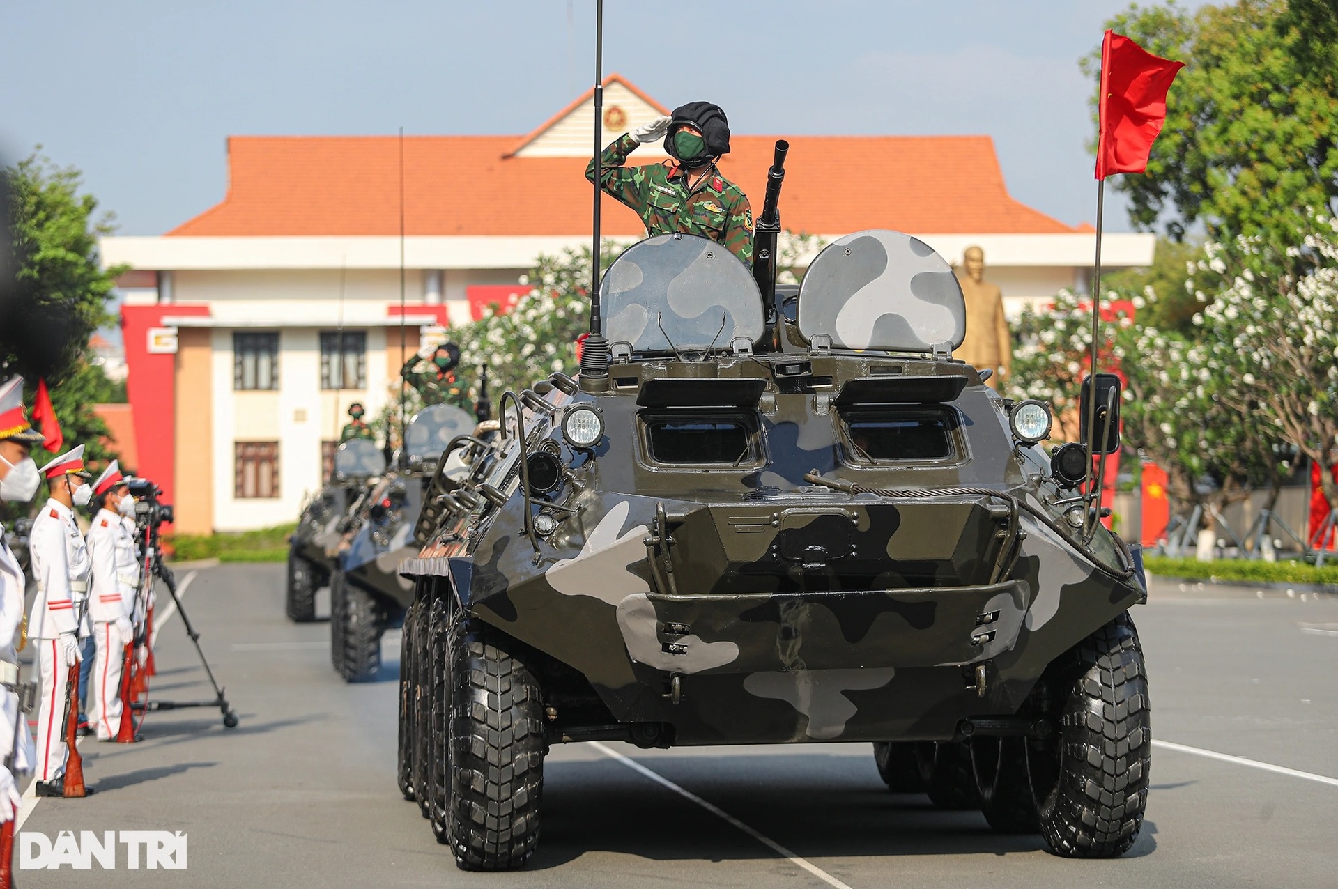 Lực lượng vũ trang TPHCM uy nghi, dũng mãnh ở Lễ ra quân huấn luyện 2022 - 7