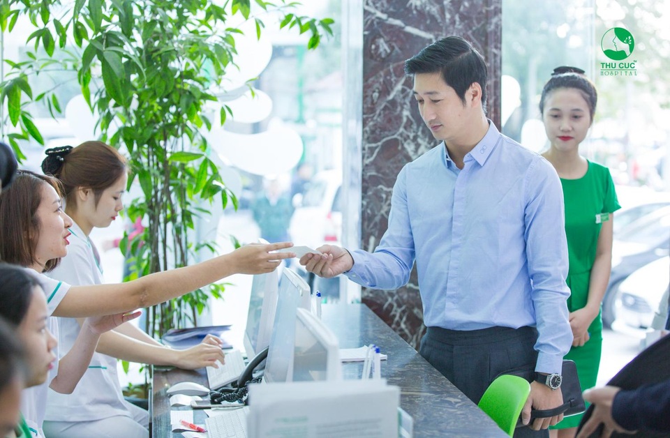 Ung thư dạ dày trong Hoa hồng trên ngực trái, Thái ngoài đời đi nội soi dạ dày ngay - 1 Ung thư dạ dày trong Hoa hồng trên ngực trái, Thái ngoài đời đi nội soi dạ dày ngay - 1