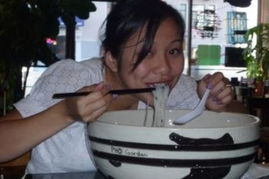 Ngất ngư với tô phở Việt 1kg bánh, 1kg thịt 