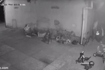 Cuỗm được 2 xe máy, tên trộm bỏ lại "sản vật" bất ngờ rồi tẩu thoát