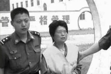 Một phụ nữ "giải hạn", 18 người tử vong