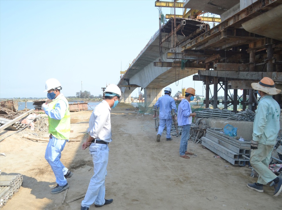 Hà Nội cho phép các công trình xây dựng được thi công trở lại - 1 Hà Nội cho phép các công trình xây dựng được thi công trở lại - 1
