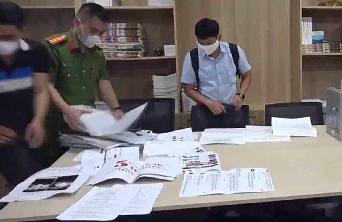 Công an mời ê-kíp của bà Phương Hằng đến làm việc - 2 Công an mời ê-kíp của bà Phương Hằng đến làm việc - 2