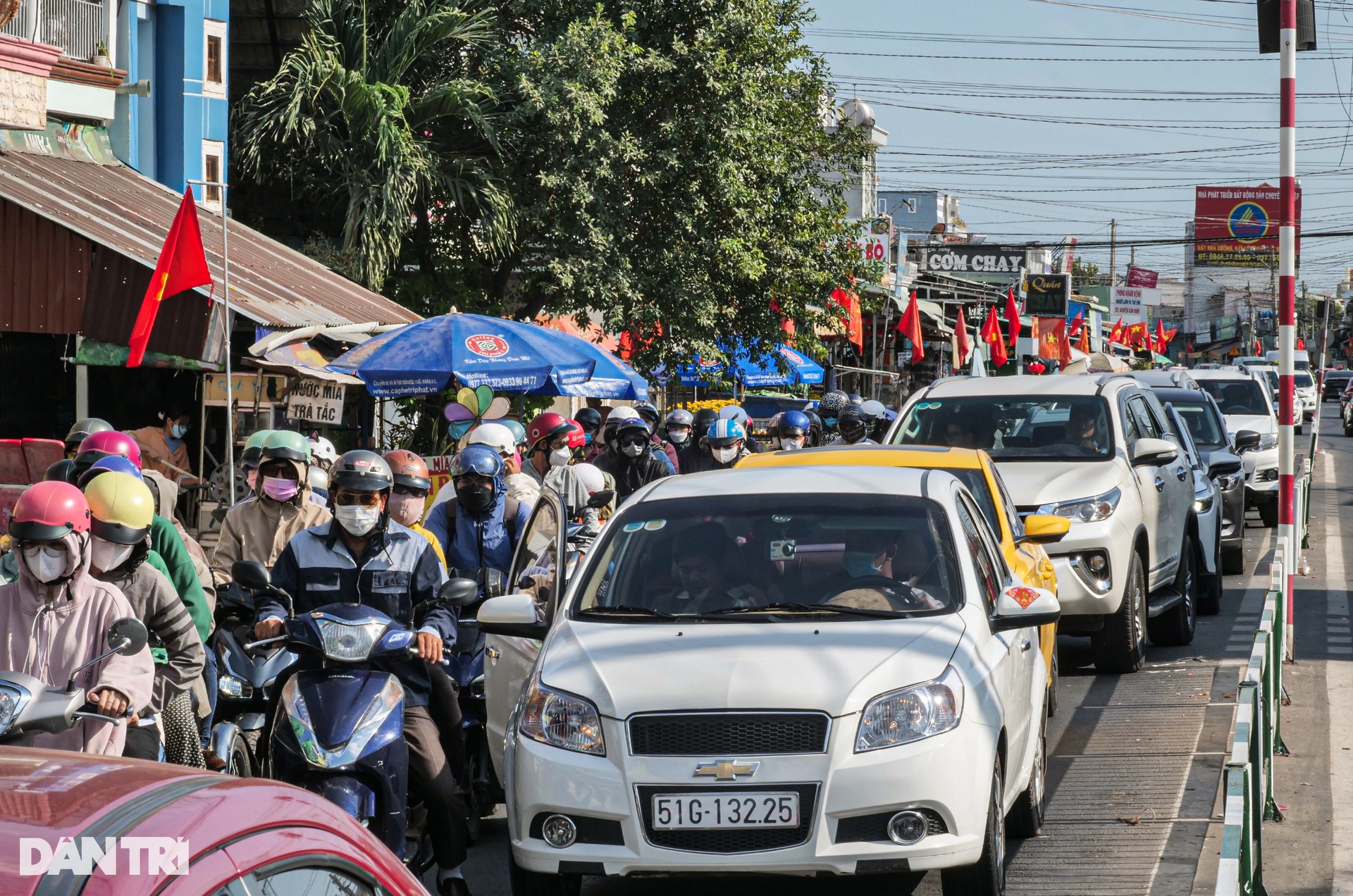 Phà Cát Lái kẹt xe hơn 2km khi người dân trở lại TPHCM sau kỳ nghỉ Tết - 3 Phà Cát Lái kẹt xe hơn 2km khi người dân trở lại TPHCM sau kỳ nghỉ Tết - 3