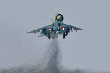 Nhóm phiến quân IS đang huấn luyện phi công lái máy bay