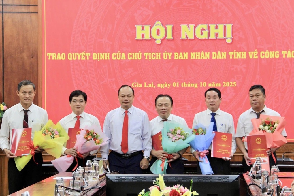 Tỉnh Gia Lai điều động, bổ nhiệm nhiều cán bộ lãnh đạo - 1 Tỉnh Gia Lai điều động, bổ nhiệm nhiều cán bộ lãnh đạo - 1
