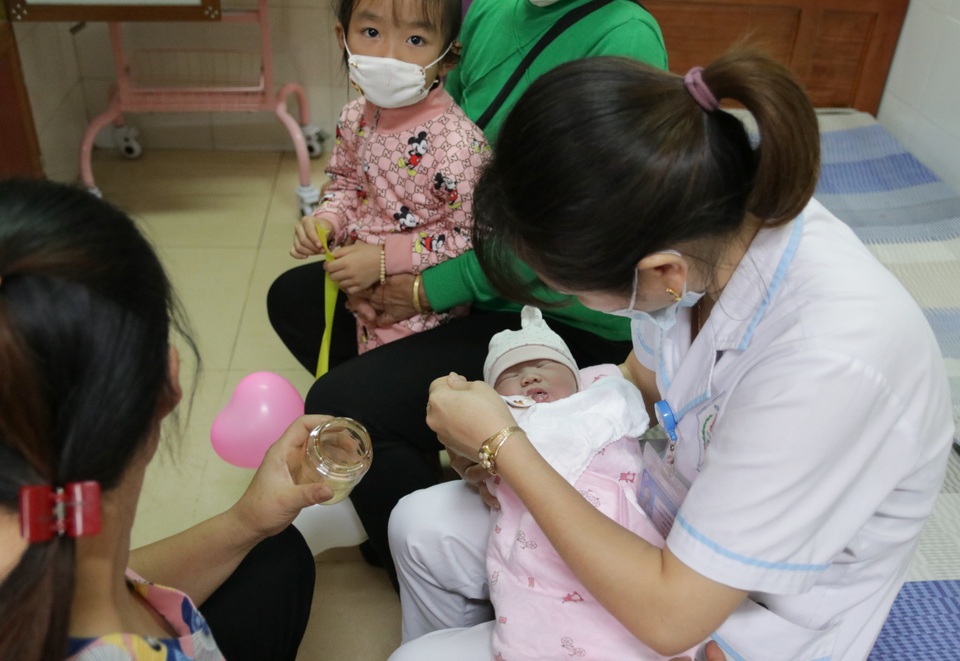Bệnh viện A Thái Nguyên đón bé sơ sinh thứ 1.000 từ thụ tinh ống nghiệm - 2 Bệnh viện A Thái Nguyên đón bé sơ sinh thứ 1.000 từ thụ tinh ống nghiệm - 2