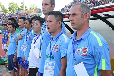 HLV Graechen có thể vắng mặt ở trận HA Gia Lai gặp SHB Đà Nẵng? 