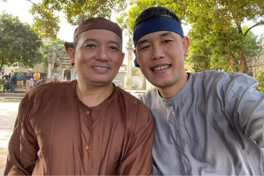 Cuộc sống của Hiệp Gà tuổi 46: Độc thân, ở nhà livestream TikTok