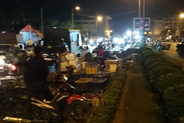 Quận Cầu Giấy giải tỏa chợ tạm trên đường Lê Đức Thọ kéo dài