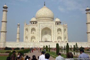 Tìm ra nguyên nhân khiến đền Taj Mahal bị ố vàng