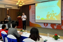 Đồng hành cùng nam giới và trẻ em trai để giảm thiểu áp lực về giới