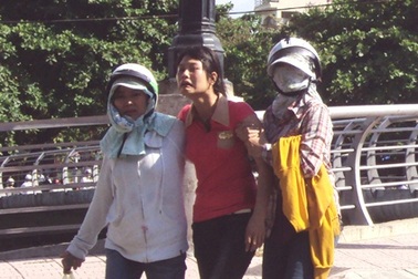 Đưa em đi thi đại học, chị bị xe tải cán tử vong