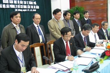 Tình trạng học sinh bỏ học đều giảm ở 5 thành phố lớn