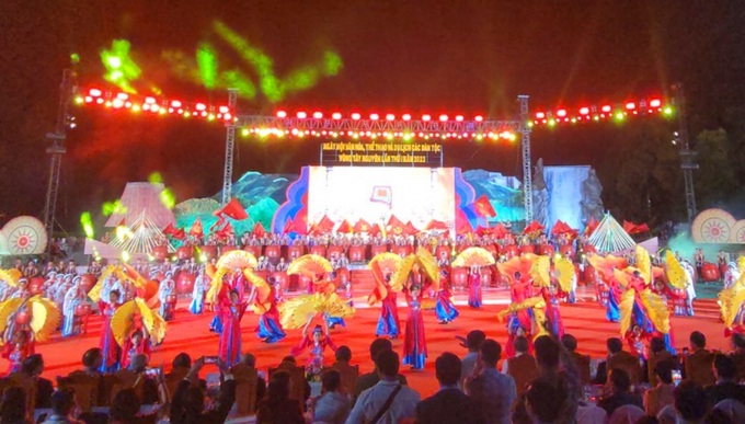 Biểu diễn nghệ thuật tại lễ khai mạc Ngày hội Văn hóa các dân tộc vùng Tây Nguyên lần thứ I, năm 2023 (Ảnh L-K)