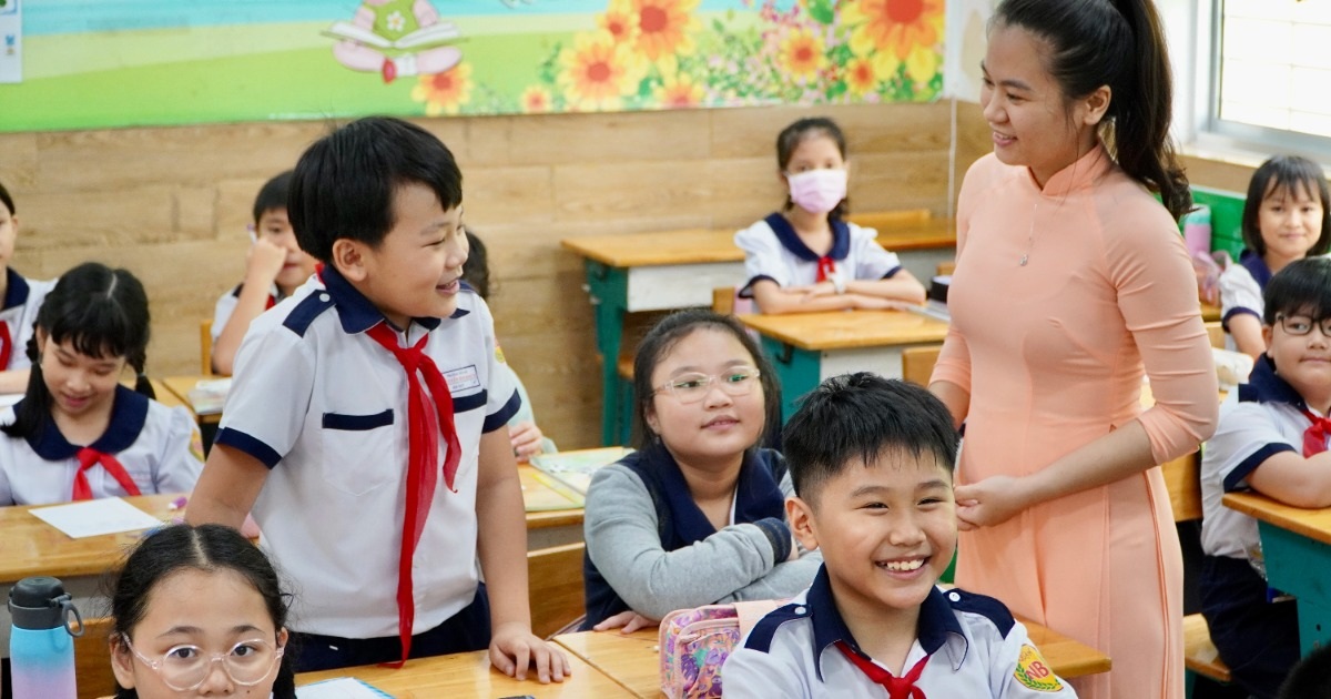 Bảng lương giáo viên tiểu học từ 1/1/2026, tăng mạnh dù chưa tính phụ cấp?