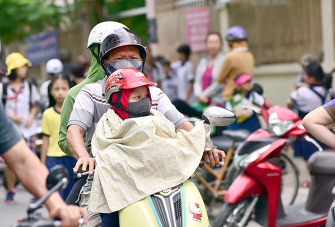 Thời tiết ngày 14/5: Nắng nóng trên cả nước, chiều tối có mưa dông, đề phòng lốc, sét, mưa đá - Ảnh 1.