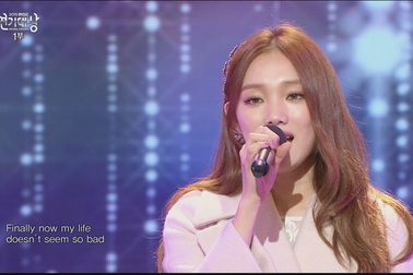 Lee Sung Kyung khoe tiếng hát