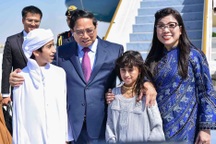 Thủ tướng Phạm Minh Chính tới Abu Dhabi, bắt đầu chuyến thăm chính thức UAE