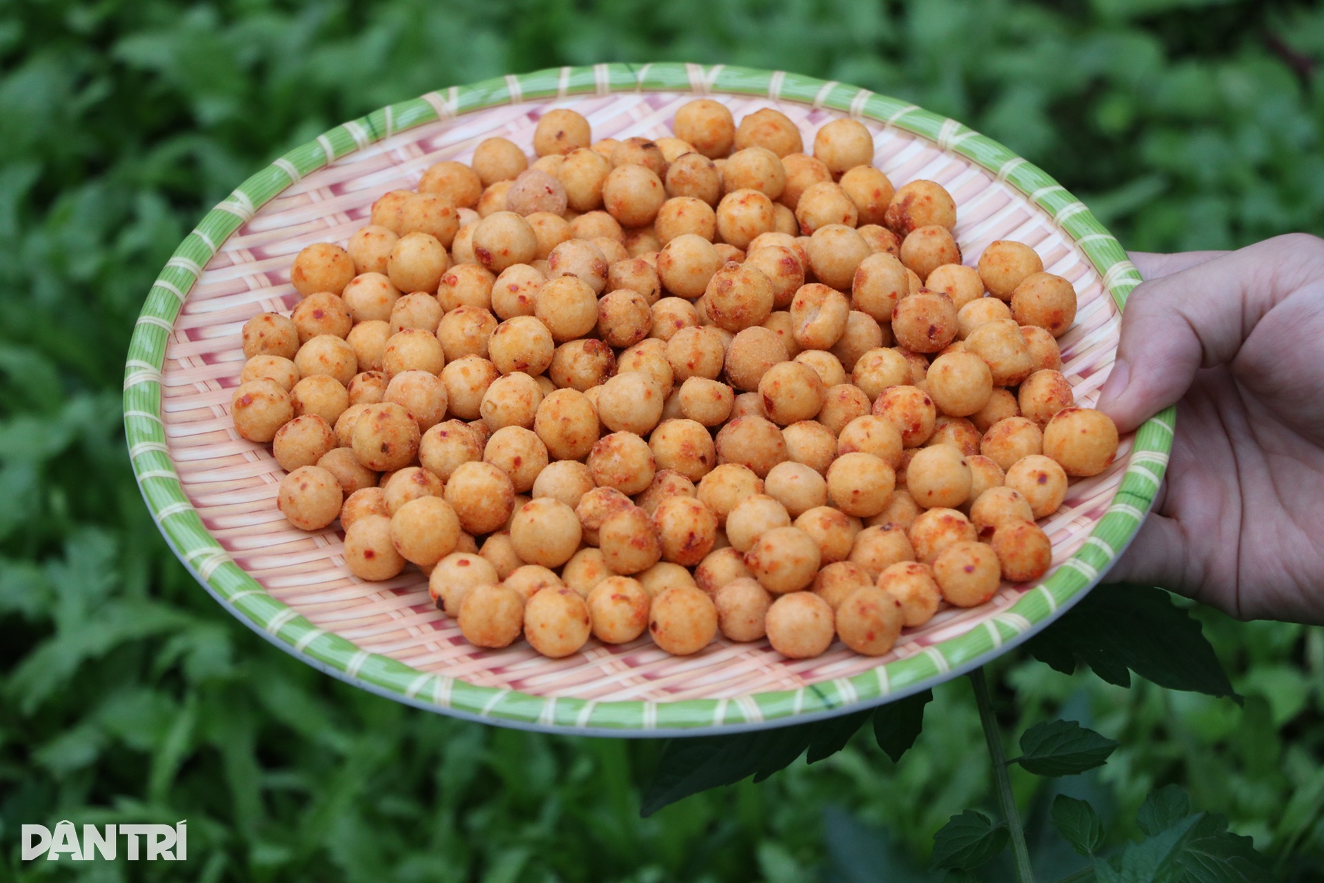 Ngày ngủ một tiếng, chợp mắt bên bếp lửa vì món quà Tết bé xíu như bi - 11 Ngày ngủ một tiếng, chợp mắt bên bếp lửa vì món quà Tết bé xíu như bi - 11