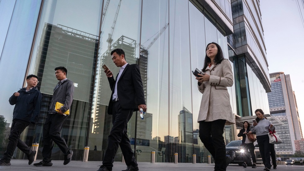 Người trẻ giả vờ đi làm dù đang thất nghiệp - 2 Người trẻ giả vờ đi làm dù đang thất nghiệp - 2