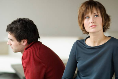 Đàn ông ngoại tình hay không, muốn biết không hề khó