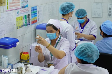 TPHCM: 1.000 đội tiêm vắc xin Covid-19 tập huấn cho chiến dịch quy mô lớn