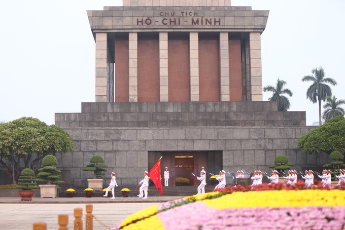 Lễ chào cờ sáng 2/9/2020 tại Quảng trường Ba Đình, trước Lăng Chủ tịch Hồ Chí Minh - Ảnh 12. Lễ chào cờ sáng 2/9/2020 tại Quảng trường Ba Đình, trước Lăng Chủ tịch Hồ Chí Minh - Ảnh 12.
