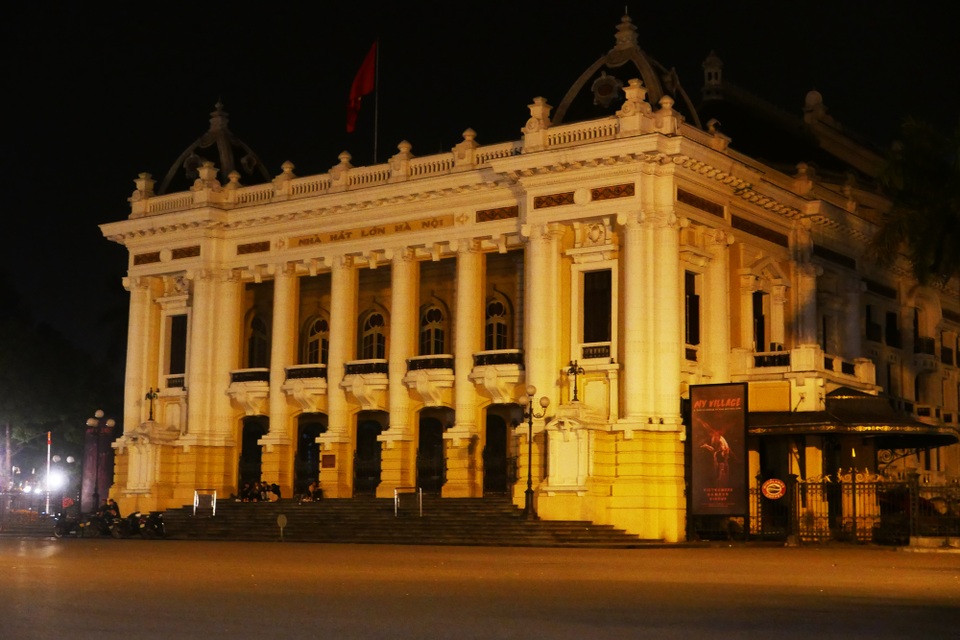 Hình ảnh lạ thường tại Hà Nội giữa mùa dịch Covid - 19 - 4 Hình ảnh lạ thường tại Hà Nội giữa mùa dịch Covid - 19 - 4