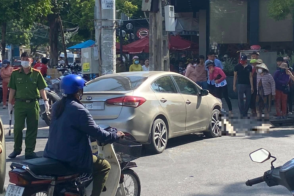 Va chạm giữa ô tô với xe đạp, một người tử vong - 1 Va chạm giữa ô tô với xe đạp, một người tử vong - 1