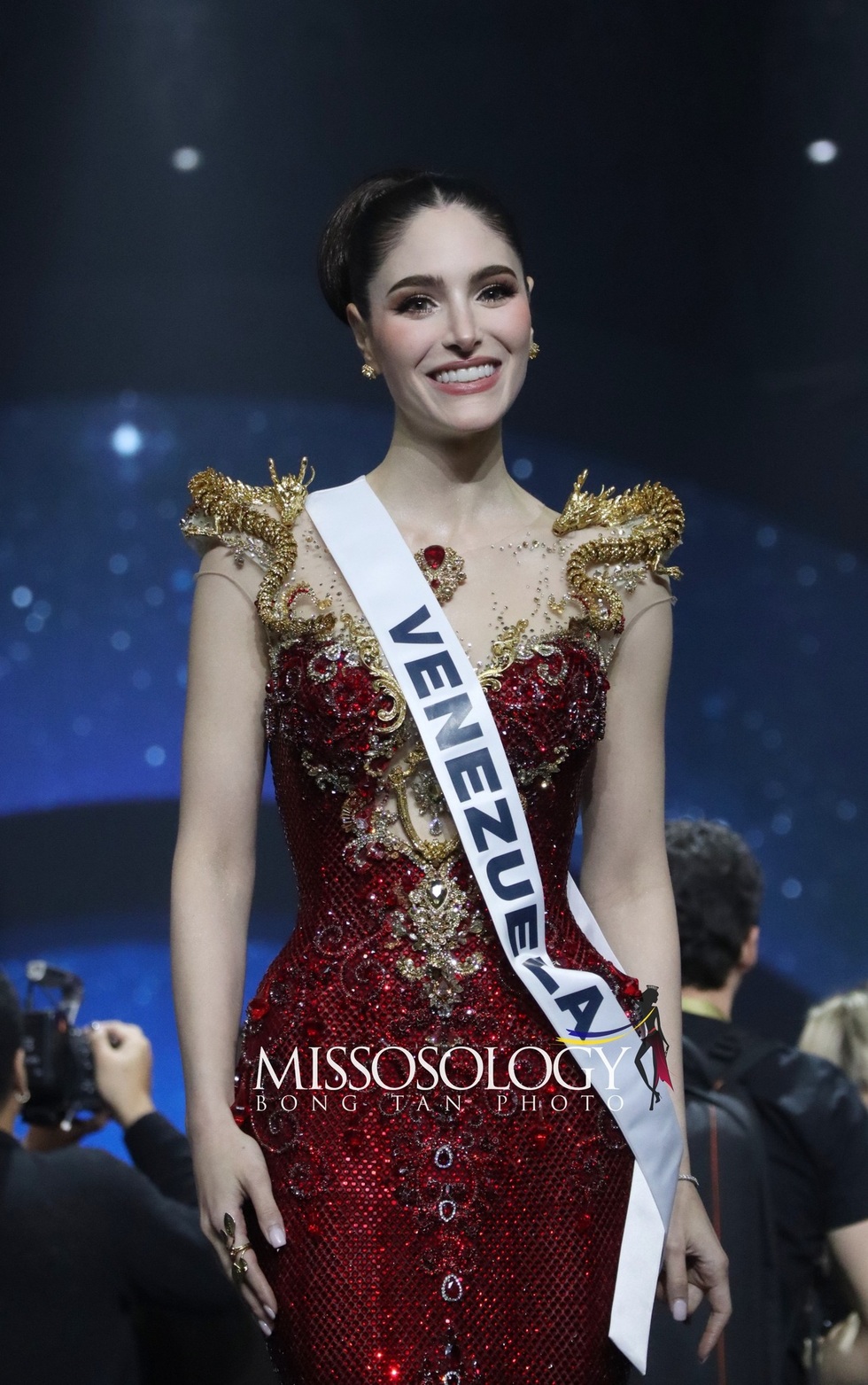 Thấy gì từ việc Hương Giang trượt top 30 Hoa hậu Hoàn vũ? - 8