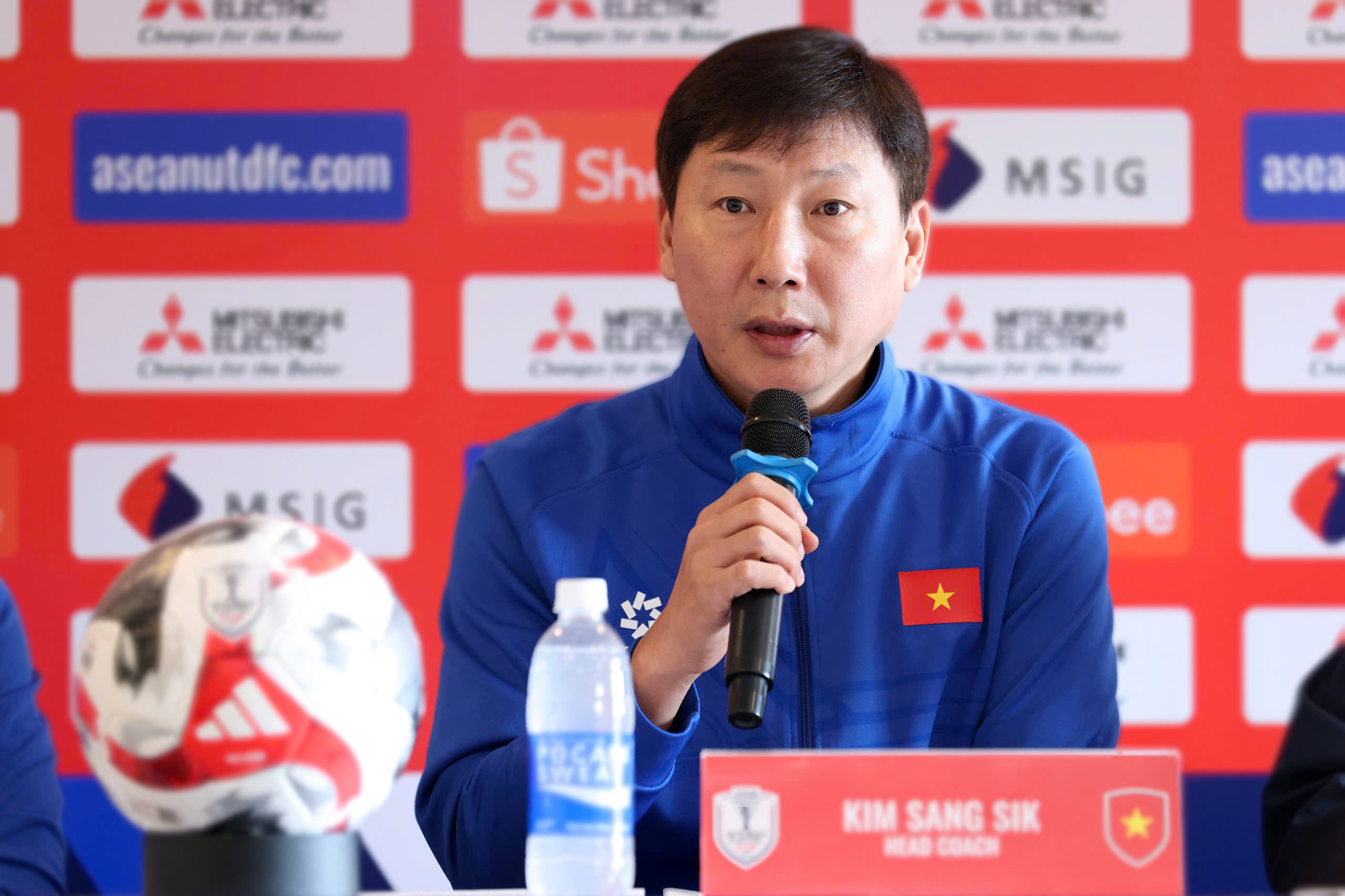 Xuan Son e Tien Linh brilham, seleção vietnamita chega à final da Copa AFF 2024-3 Xuân Son, Tiến Linh tỏa sáng, đội tuyển Việt Nam vào chung kết AFF Cup 2024 - 3