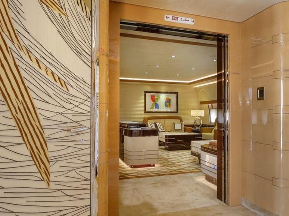 Khám phá nội thất xa xỉ bên trong chiếc máy bay tư nhân lớn nhất thế giới - 2 Khám phá nội thất xa xỉ bên trong chiếc máy bay tư nhân lớn nhất thế giới - 2