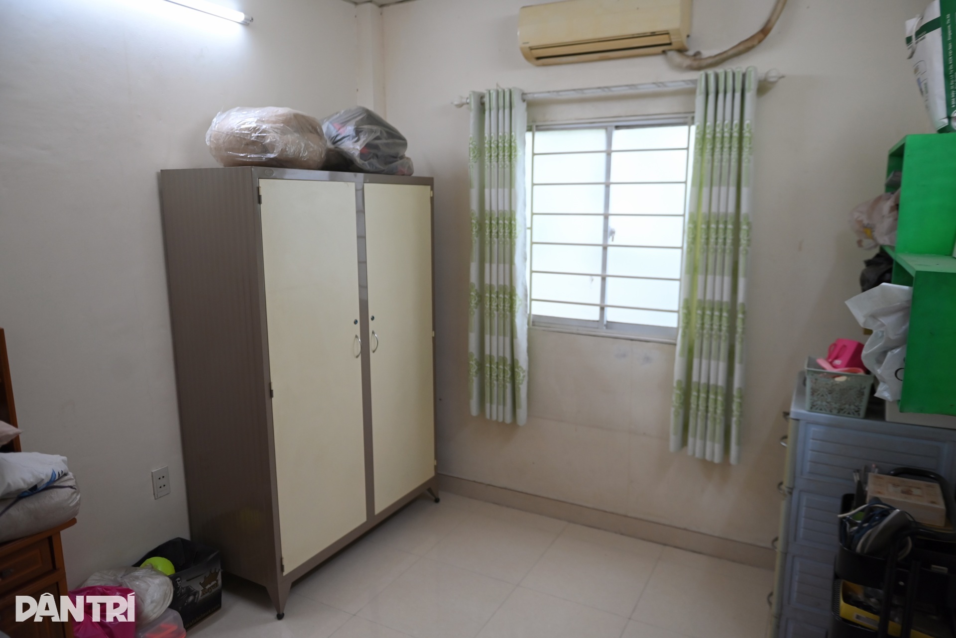 Hiện trạng dãy nhà 43 căn xây sai phép có nguy cơ bị tháo dỡ ở TPHCM - 7 Hiện trạng dãy nhà 43 căn xây sai phép có nguy cơ bị tháo dỡ ở TPHCM - 7